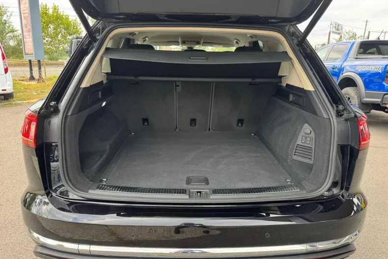 Volkswagen Touareg din 2021 cu 64.651 km - oferta VOL249718 - foto 17