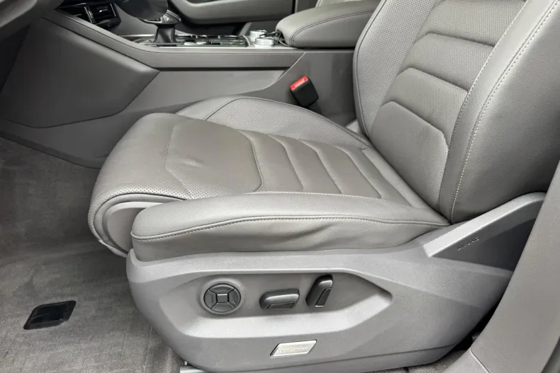 Volkswagen Touareg din 2021 cu 64.651 km - oferta VOL249718 - foto 19
