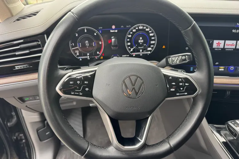 Volkswagen Touareg din 2021 cu 64.651 km - oferta VOL249718 - foto 20