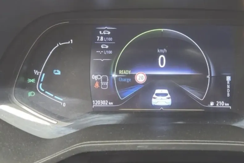 Renault Clio din 2023 cu 120.000 km - oferta REN249722 - foto 4