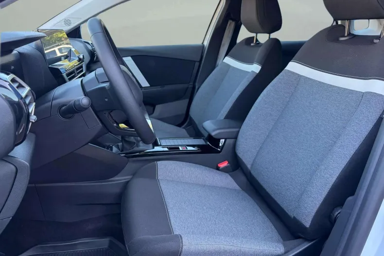 Citroën C4X din 2024 cu 2.540 km - oferta CIT249738 - foto 13