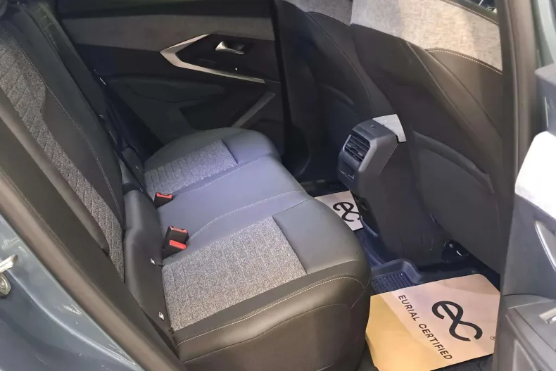 Peugeot 3008 din 2025 cu 3.988 km - oferta PEU249739 - foto 9