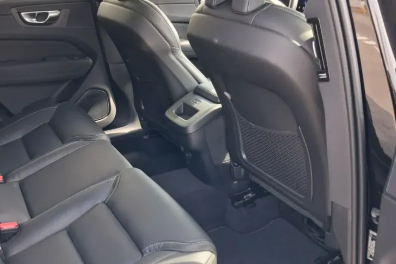 Volvo XC60 din 2026 cu 2.700 km - oferta VOL249773 - foto 15