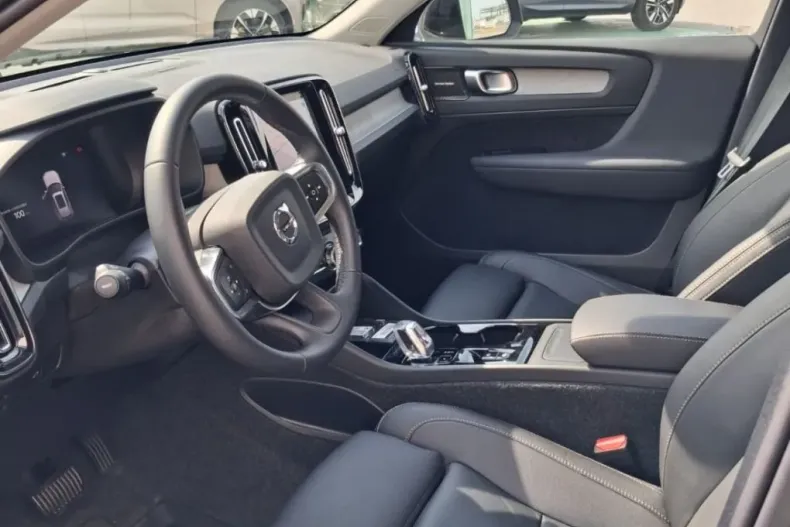 Volvo XC40 din 2026 cu 1 km - oferta VOL249774 - foto 11