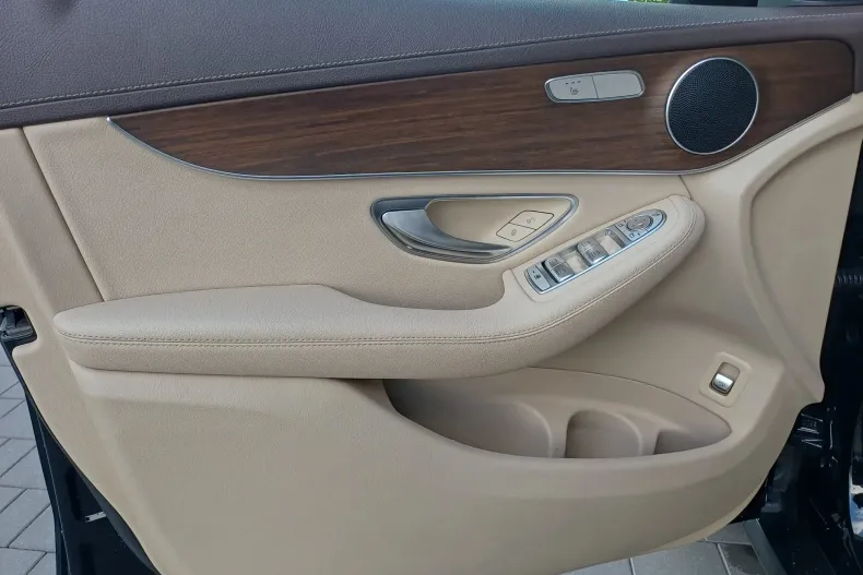 Mercedes-Benz GLC 220 (Clasa GLC) din 2020 cu 153.990 km - oferta MER249785 - foto 8