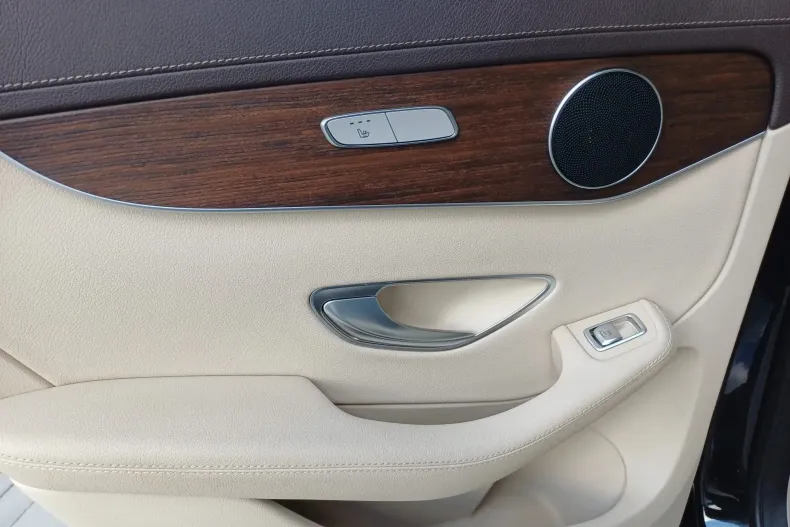 Mercedes-Benz GLC 220 (Clasa GLC) din 2020 cu 153.990 km - oferta MER249785 - foto 14