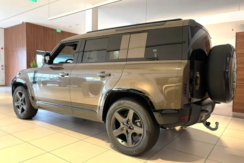 Land Rover Defender din 2026 cu 30 km - oferta LAN249787 - foto 2