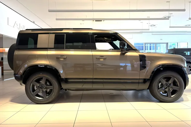 Land Rover Defender din 2026 cu 30 km - oferta LAN249787 - foto 3