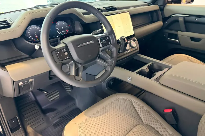 Land Rover Defender din 2026 cu 30 km - oferta LAN249788 - foto 7