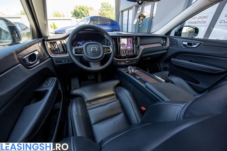 Volvo XC60 din 2024 cu 53.292 km - oferta VOL249793 - foto 29