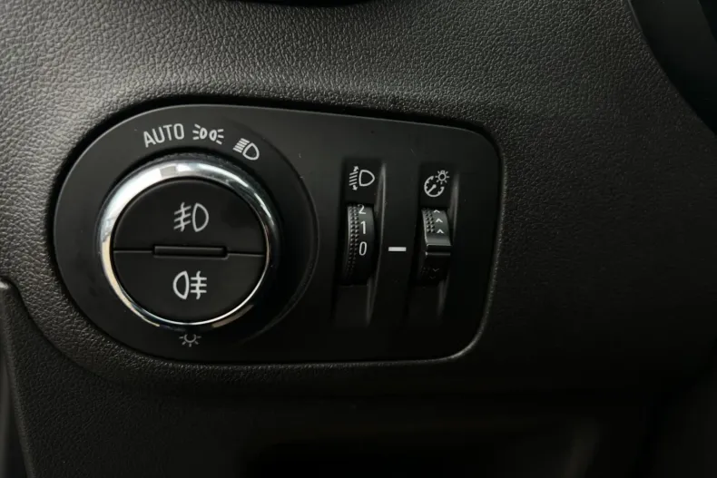 Opel Crossland din 2023 cu 85.040 km - oferta OPE249805 - foto 29