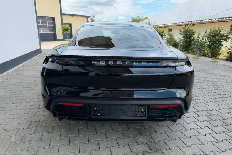 Porsche Taycan din 2023 cu 17.586 km - oferta POR249811 - foto 5