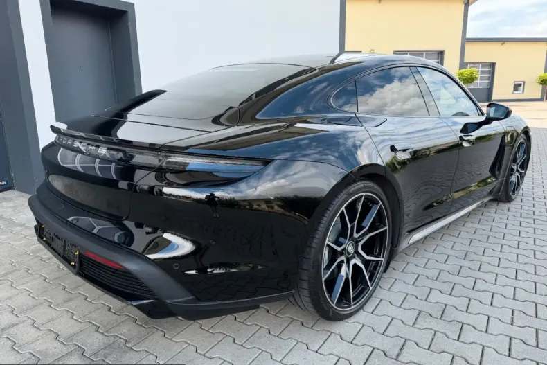 Porsche Taycan din 2023 cu 17.586 km - oferta POR249811 - foto 6
