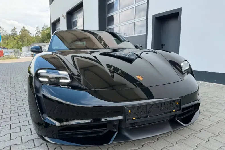 Porsche Taycan din 2023 cu 17.586 km - oferta POR249811 - foto 9