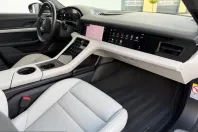 Porsche Taycan din 2023 cu 17.586 km - oferta POR249811 - foto 19
