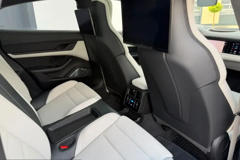 Porsche Taycan din 2023 cu 17.586 km - oferta POR249811 - foto 22