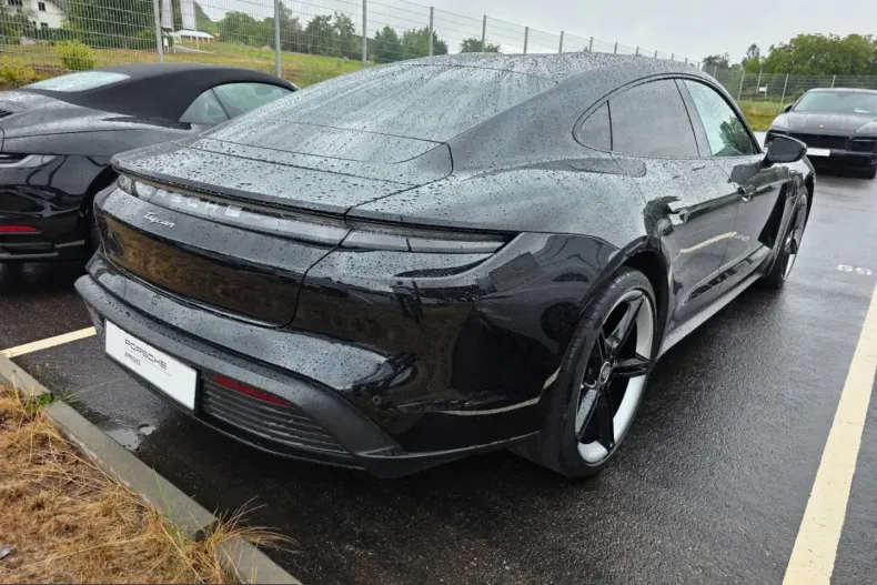 Porsche Taycan din 2023 cu 45.000 km - oferta POR249816 - foto 3