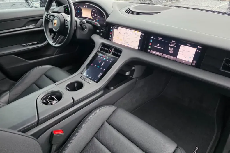 Porsche Taycan din 2023 cu 45.000 km - oferta POR249816 - foto 4
