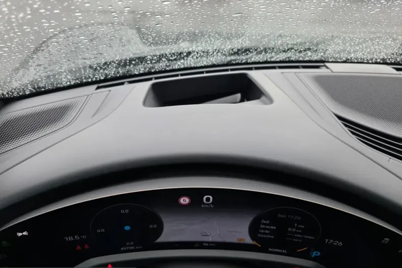 Porsche Taycan din 2023 cu 45.000 km - oferta POR249816 - foto 8