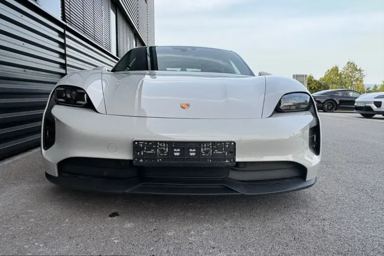 Porsche Taycan din 2023 cu 60.700 km - oferta POR249820 - foto 6