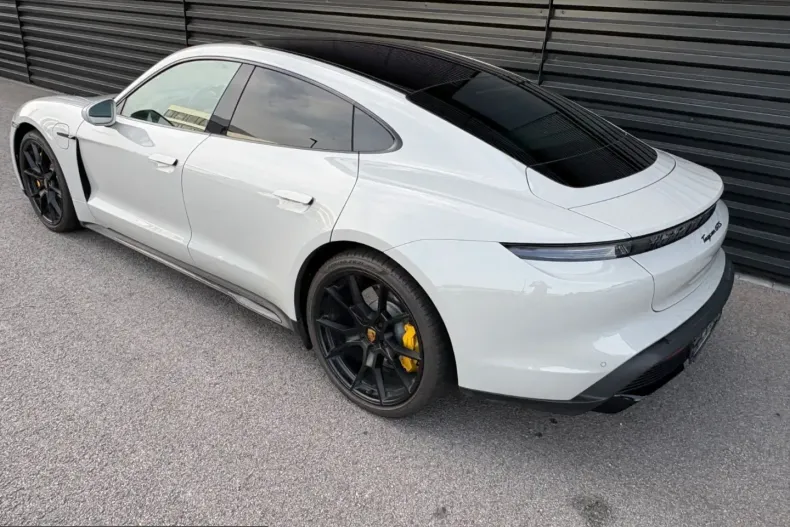 Porsche Taycan din 2023 cu 60.700 km - oferta POR249820 - foto 7