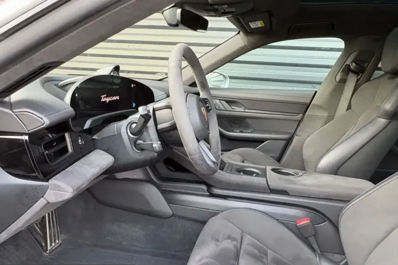 Porsche Taycan din 2023 cu 60.700 km - oferta POR249820 - foto 18