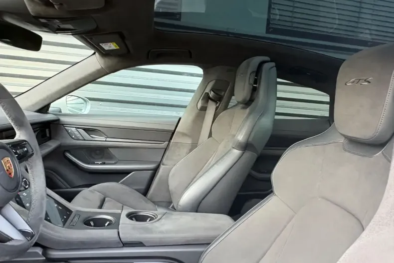 Porsche Taycan din 2023 cu 60.700 km - oferta POR249820 - foto 19
