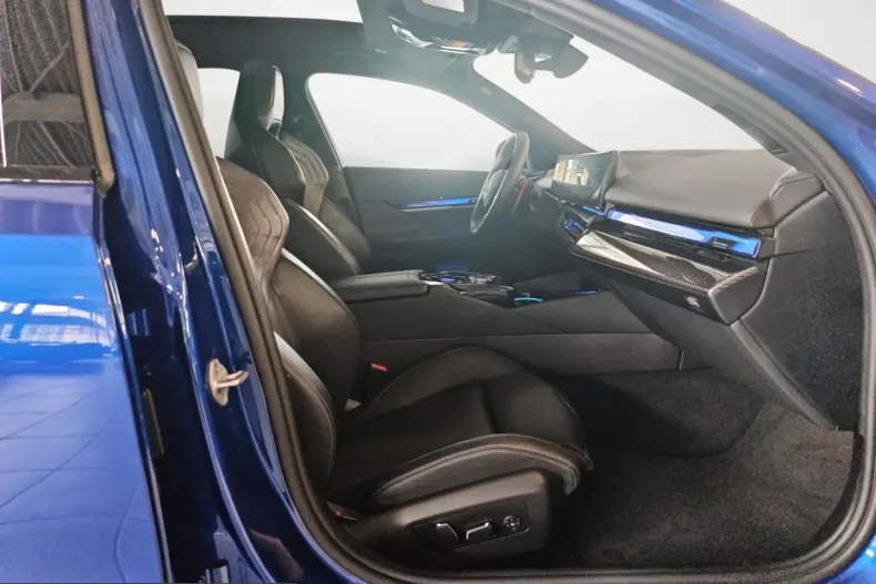BMW M5 (Seria 5) din 2025 cu 25.674 km - oferta BMW249836 - foto 12