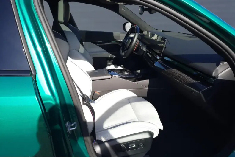 BMW M5 (Seria 5) din 2025 cu 19.500 km - oferta BMW249843 - foto 11
