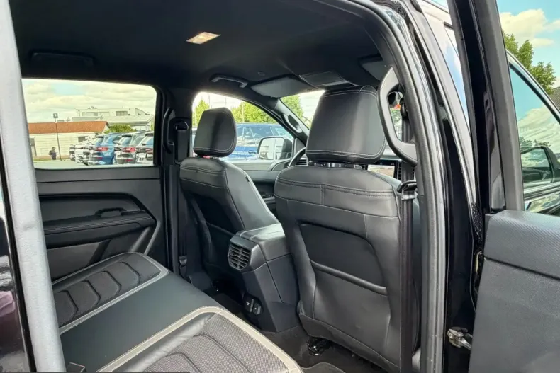 Volkswagen Amarok din 2024 cu 29.985 km - oferta VOL249858 - foto 15
