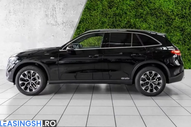 Mercedes-Benz GLC 300 300e 4Matic AvantGarde din 2025 cu 7.500 km - oferta MER249863 - foto 4