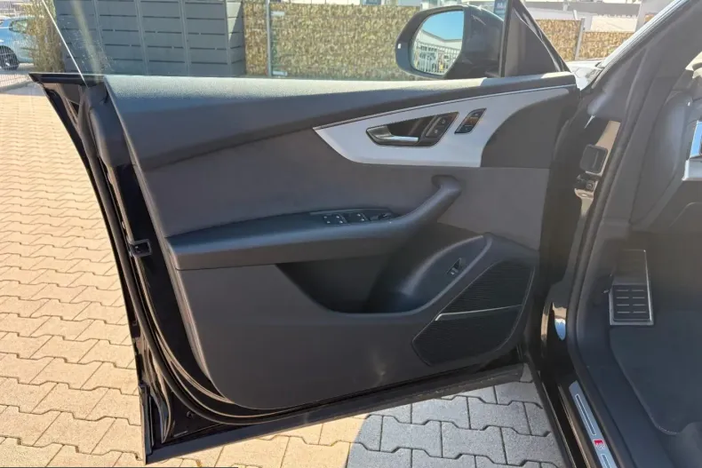 Audi Q8 din 2025 cu 19.000 km - oferta AUD249869 - foto 12