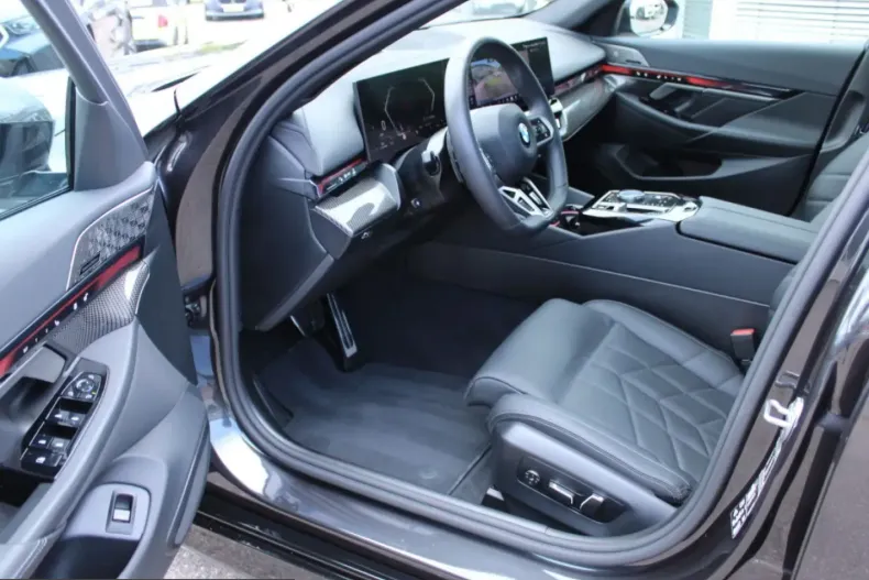 BMW 540 (Seria 5) din 2025 cu 21.960 km - oferta BMW249873 - foto 8