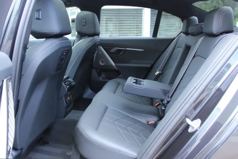 BMW 540 (Seria 5) din 2025 cu 21.960 km - oferta BMW249873 - foto 16