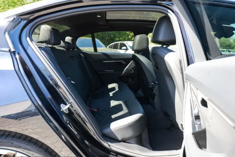 BMW 540 (Seria 5) din 2025 cu 24.918 km - oferta BMW249874 - foto 9