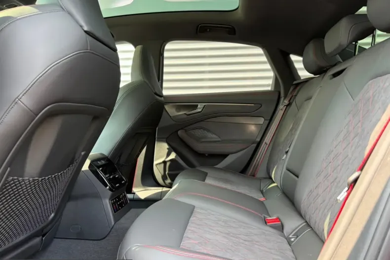 Audi A6 din 2025 cu 1.800 km - oferta AUD249881 - foto 13