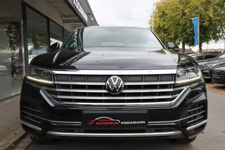 Volkswagen Touareg din 2023 cu 76.543 km - oferta VOL249888 - foto 4