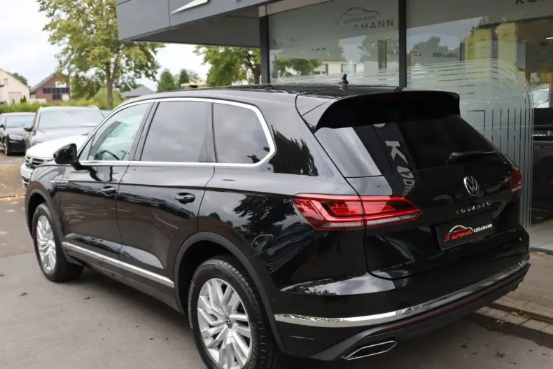 Volkswagen Touareg din 2023 cu 76.543 km - oferta VOL249888 - foto 7