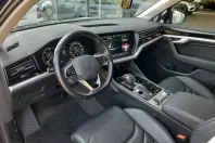 Volkswagen Touareg din 2022 cu 83.605 km - oferta VOL249890 - foto 3