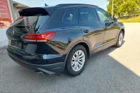 Volkswagen Touareg din 2022 cu 83.605 km - oferta VOL249890 - foto 12