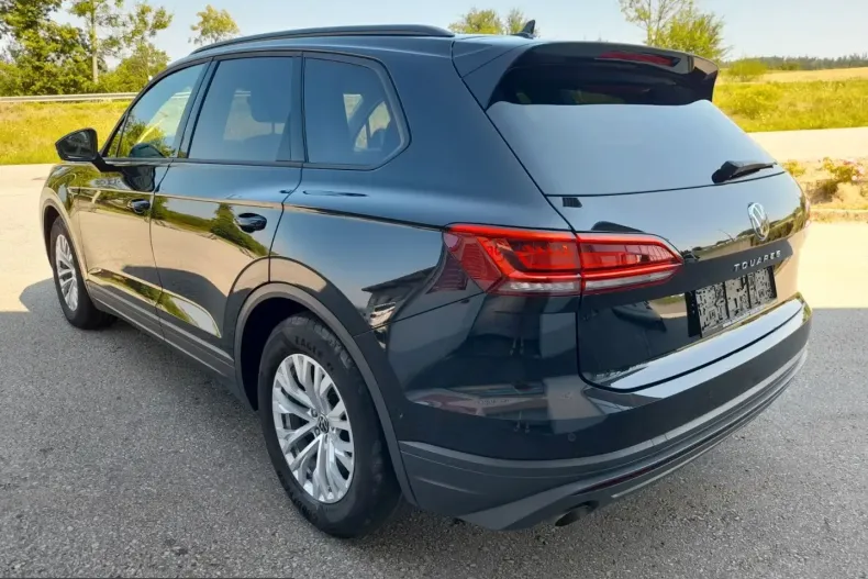 Volkswagen Touareg din 2022 cu 83.605 km - oferta VOL249890 - foto 13