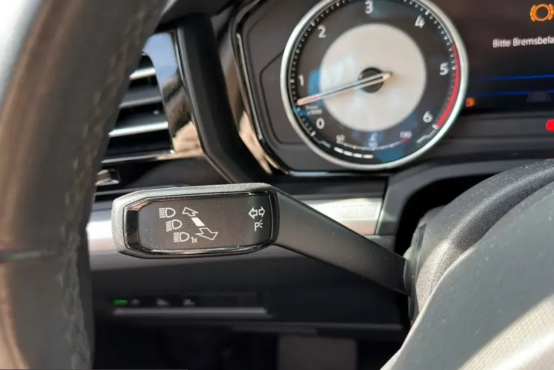 Volkswagen Touareg din 2021 cu 79.847 km - oferta VOL249893 - foto 10