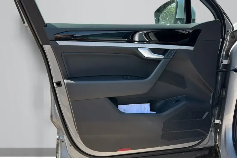 Volkswagen Touareg din 2021 cu 79.847 km - oferta VOL249893 - foto 18