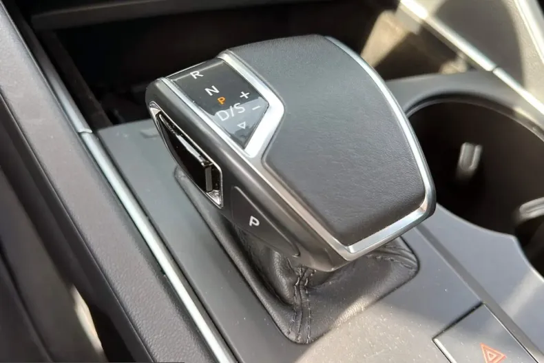 Volkswagen Touareg din 2021 cu 79.847 km - oferta VOL249893 - foto 27