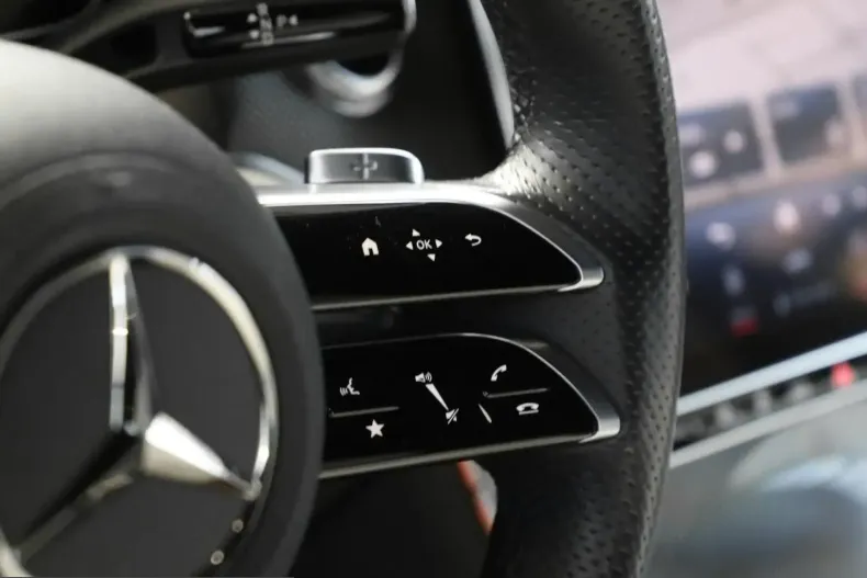Mercedes-Benz GLC 300 (Clasa GLC) din 2023 cu 69.999 km - oferta MER249902 - foto 13