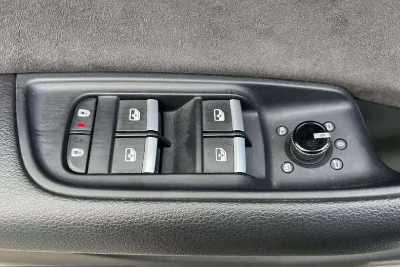 Audi Q8 din 2022 cu 85.827 km - oferta AUD249905 - foto 27