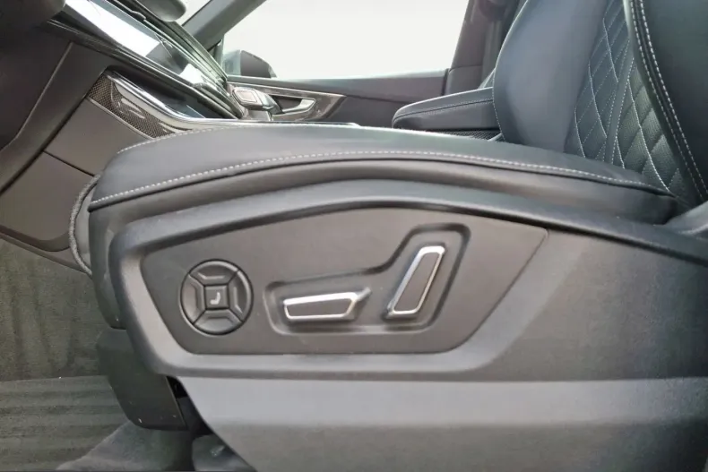 Audi Q8 din 2022 cu 92.845 km - oferta AUD249906 - foto 18