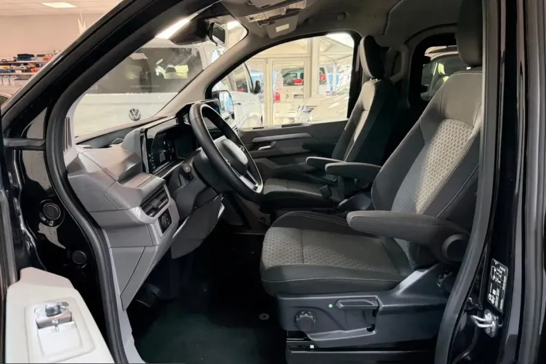 Volkswagen T7 Caravelle din 2025 cu 20.000 km - oferta VOL249908 - foto 14