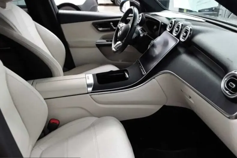 Mercedes-Benz GLC 220 (Clasa GLC) din 2024 cu 84.000 km - oferta MER249910 - foto 3