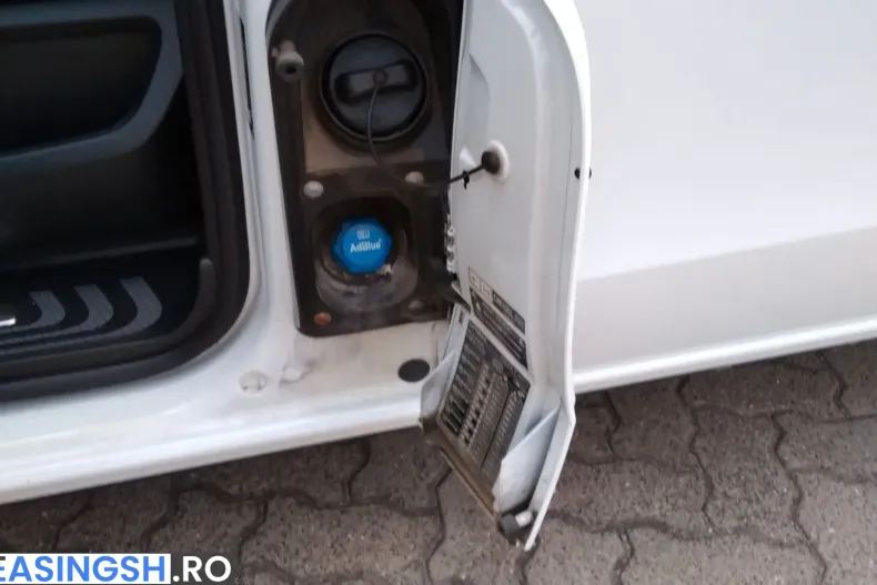 Mercedes-Benz V 300 (Clasa V) din 2023 cu 56.516 km - oferta MER249918 - foto 46